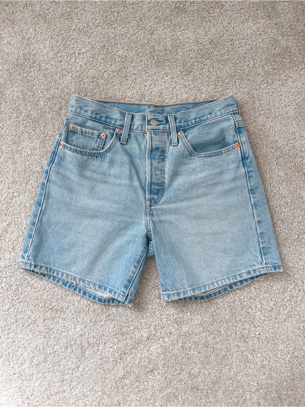 501 Levi’s High Waist | Mid- Thigh | Light Wash Shorts